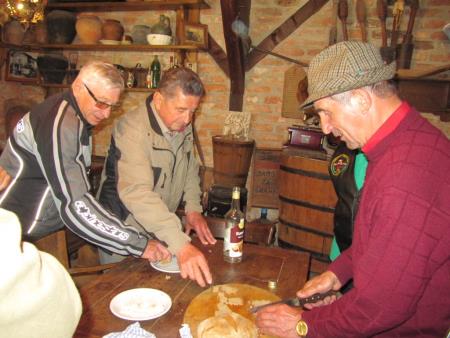 Ljubitelji starodobnikov so se ustavili tudi na Razkrižju 20